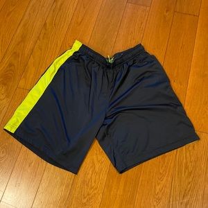 Nice men’s XL Nike Shorts Navy and Chartreuse